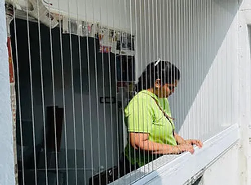 Invisible grill installation for window